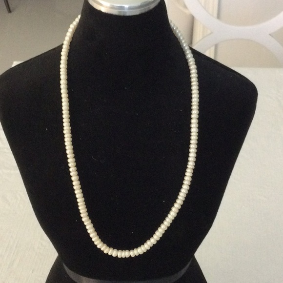 Elegant Cream Pearl Necklace. * - Picture 1 of 5